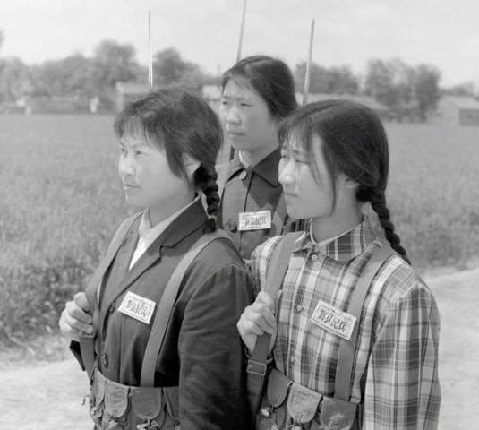 中國女兵老照片，歷史中的巾幗英雄形象展現，中國女兵老照片，歷史巾幗英雄形象展