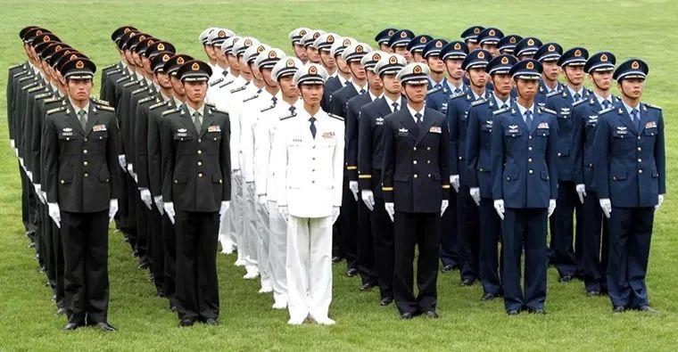 解放軍最新夾克作業(yè)服，設(shè)計(jì)特點(diǎn)與優(yōu)勢(shì)分析，解放軍最新夾克作業(yè)服設(shè)計(jì)特點(diǎn)與優(yōu)勢(shì)解析