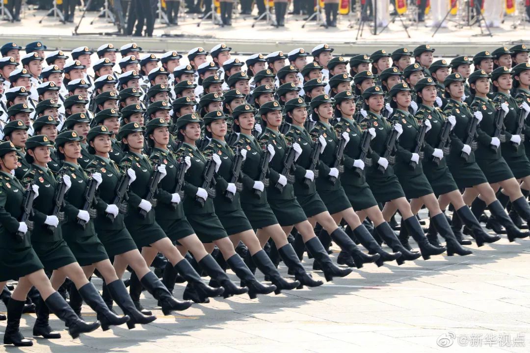 國慶閱兵女兵方隊視頻，展現(xiàn)新時代巾幗英雄風采，國慶閱兵女兵方隊視頻，展現(xiàn)新時代巾幗英雄風采閃耀閱兵場