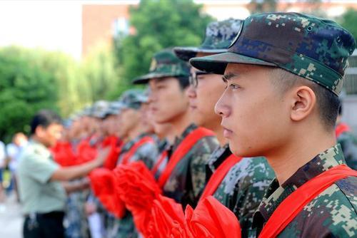 當兵的好處，探索軍旅生涯的無限價值，軍旅生涯的價值，當兵的好處探索與無限可能