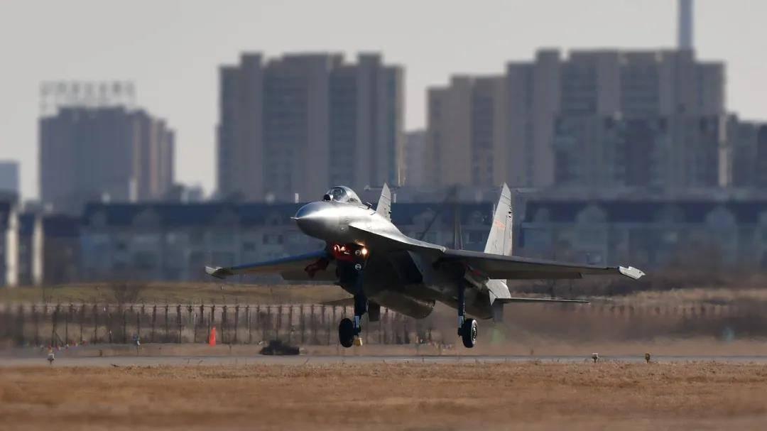 殲-11B戰(zhàn)斗機(jī)參數(shù)詳解,殲-11B戰(zhàn)斗機(jī)性能參數(shù)全面解析