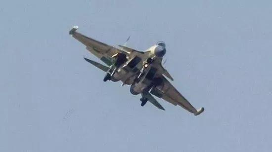 殲-15D,中國新一代艦載戰(zhàn)斗機的獨特優(yōu)勢與未來發(fā)展,殲-15D艦載戰(zhàn)斗機,獨特優(yōu)勢與未來展望