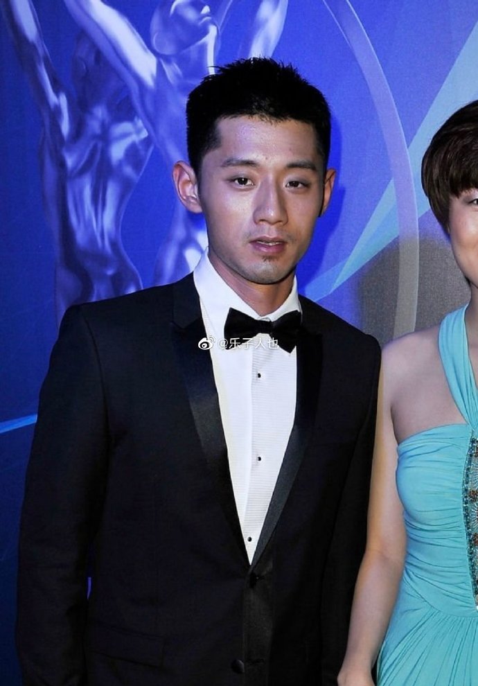 張繼科老婆個人簡歷——揭秘背后的故事,張繼科妻子背景揭秘,個人履歷背后的故事