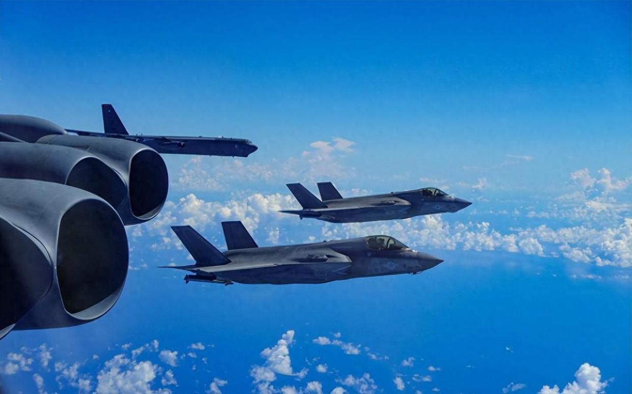 軍事熱點新聞,全球軍事動態(tài)深度解析,全球軍事動態(tài)深度解析,軍事熱點新聞一覽