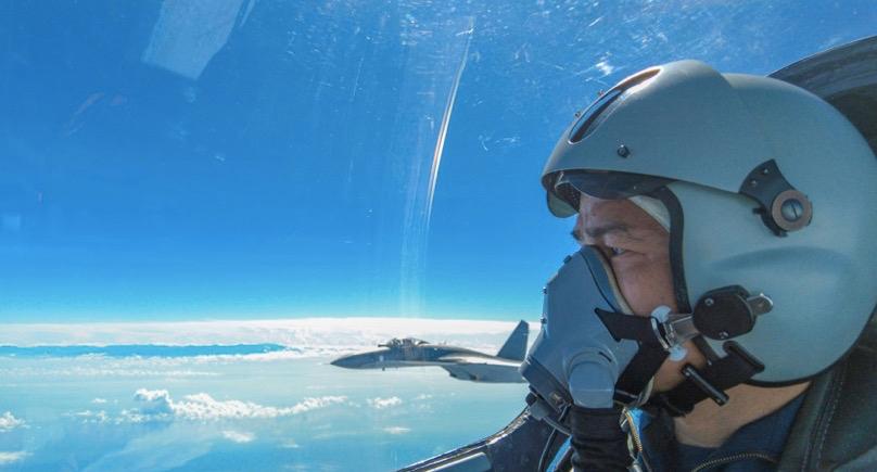 殲-28戰斗機的卓越性能與未來展望,殲-28戰斗機的性能展望與未來趨勢分析