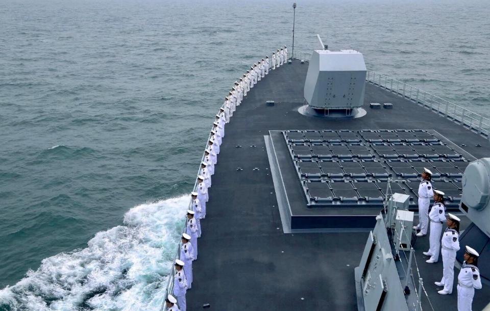 揭秘中國海軍新寵,052D型驅逐艦,揭秘中國海軍新寵,052D型驅逐艦的實力與特點